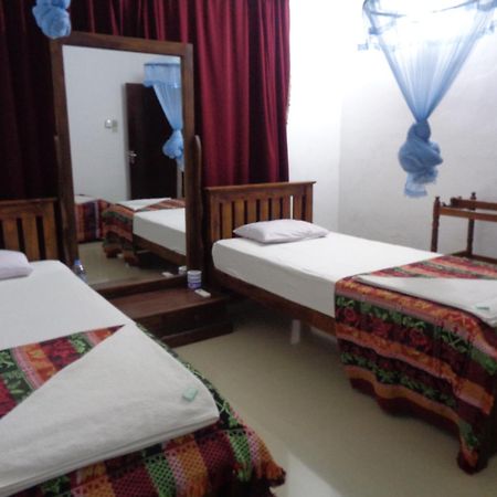 Saranga Holiday Inn Wellawaya Buitenkant foto