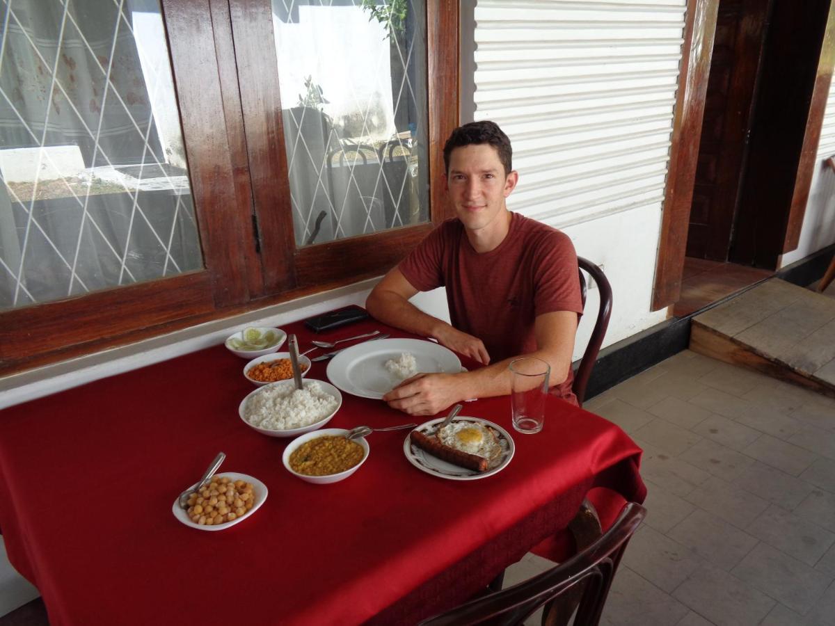 Saranga Holiday Inn Wellawaya Buitenkant foto