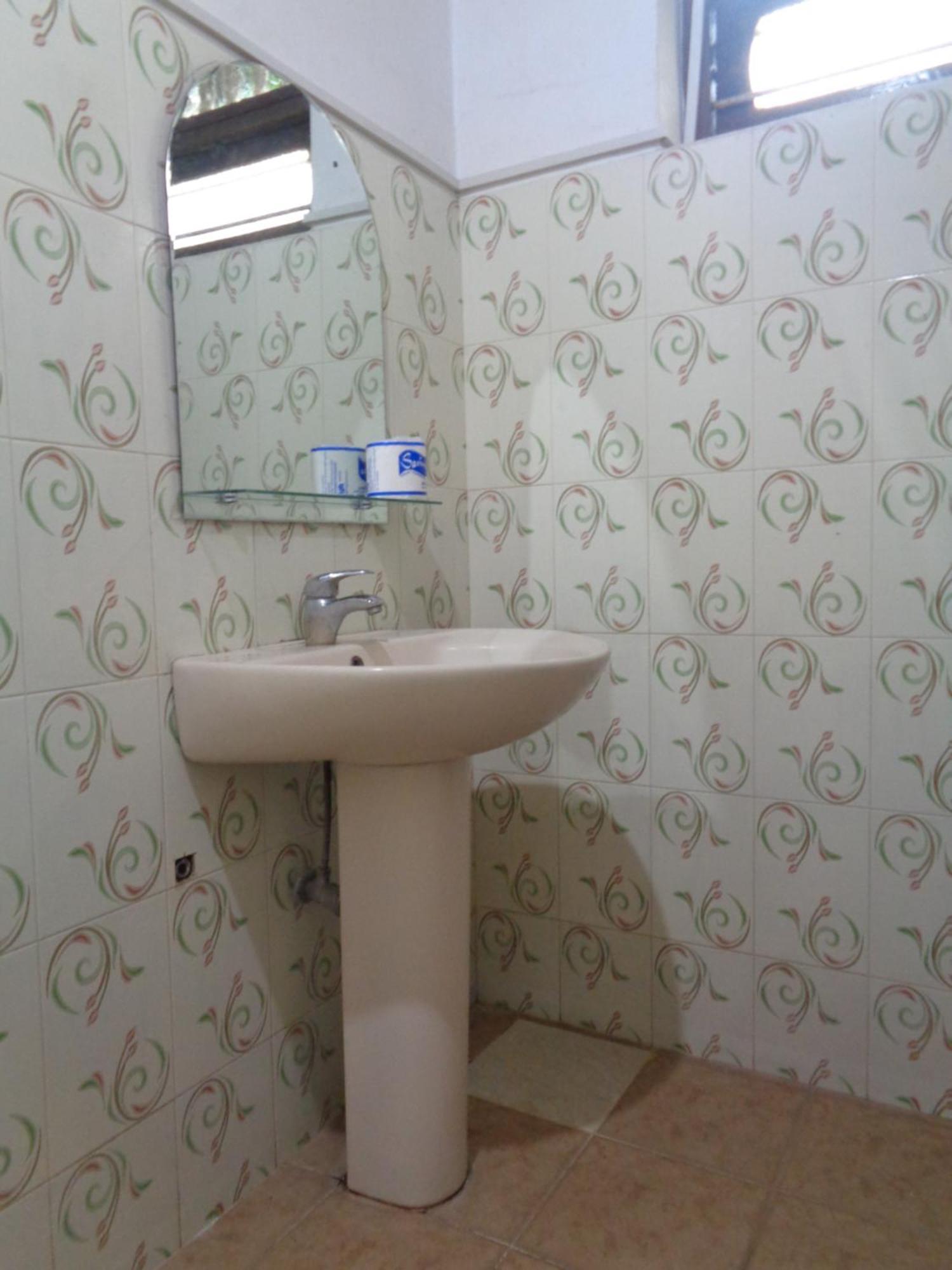 Saranga Holiday Inn Wellawaya Buitenkant foto