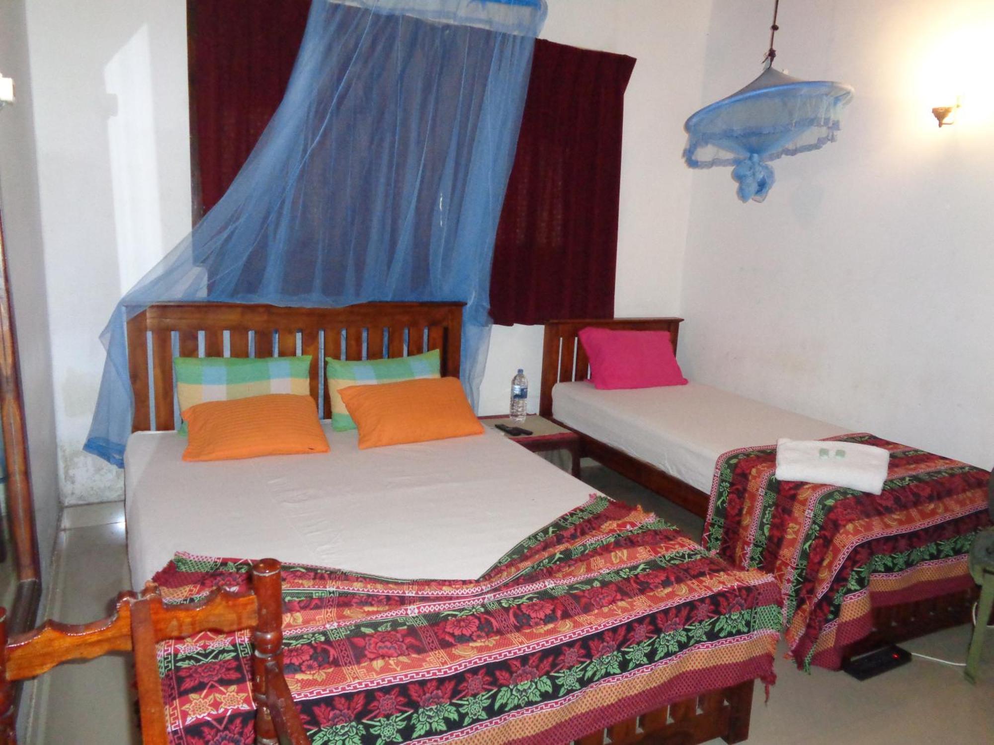 Saranga Holiday Inn Wellawaya Buitenkant foto