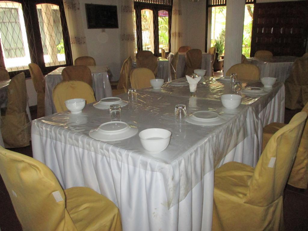 Saranga Holiday Inn Wellawaya Buitenkant foto