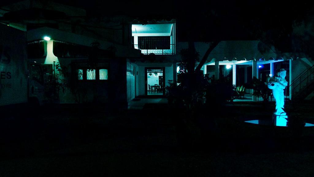 Saranga Holiday Inn Wellawaya Buitenkant foto